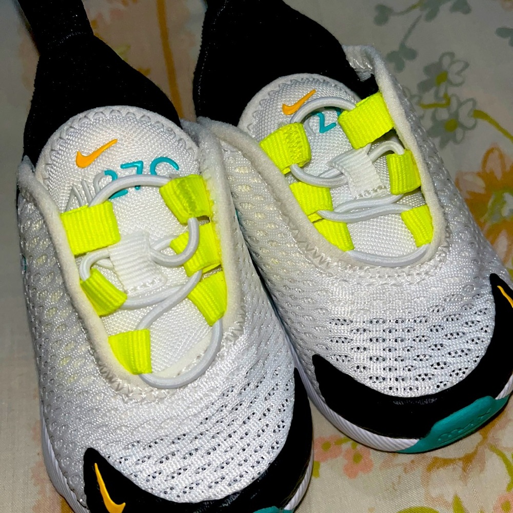 Baby shoes